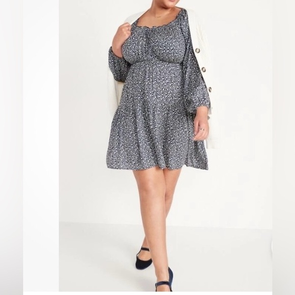 Old Navy Ditsy Floral fit and flare dress, back smocking long sleeve ruffle  Lg - mordernwear.com